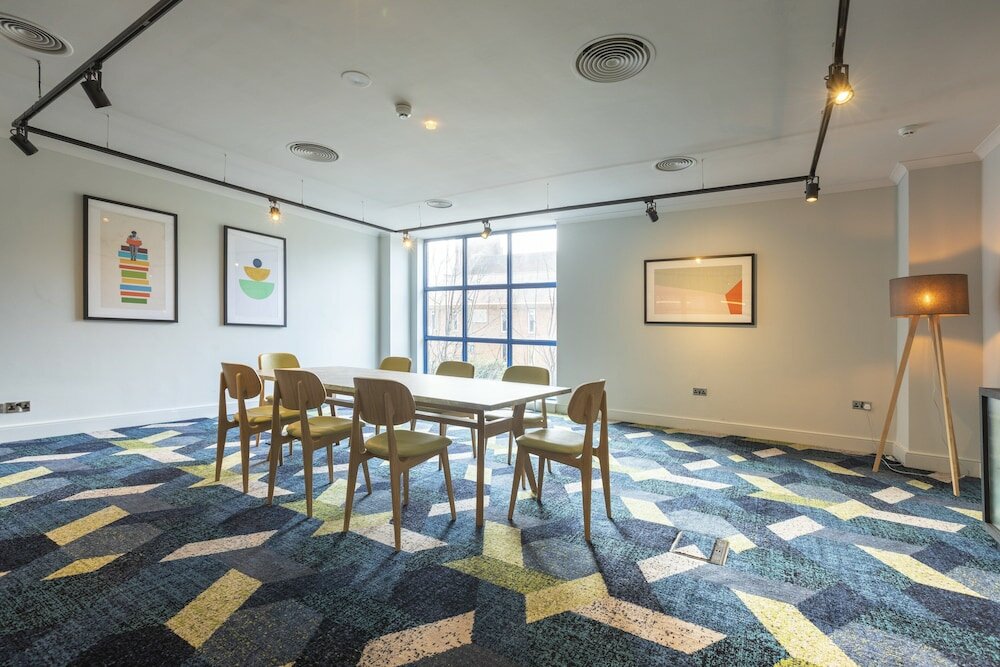 Фото Holiday Inn London - Sutton, an Ihg Hotel