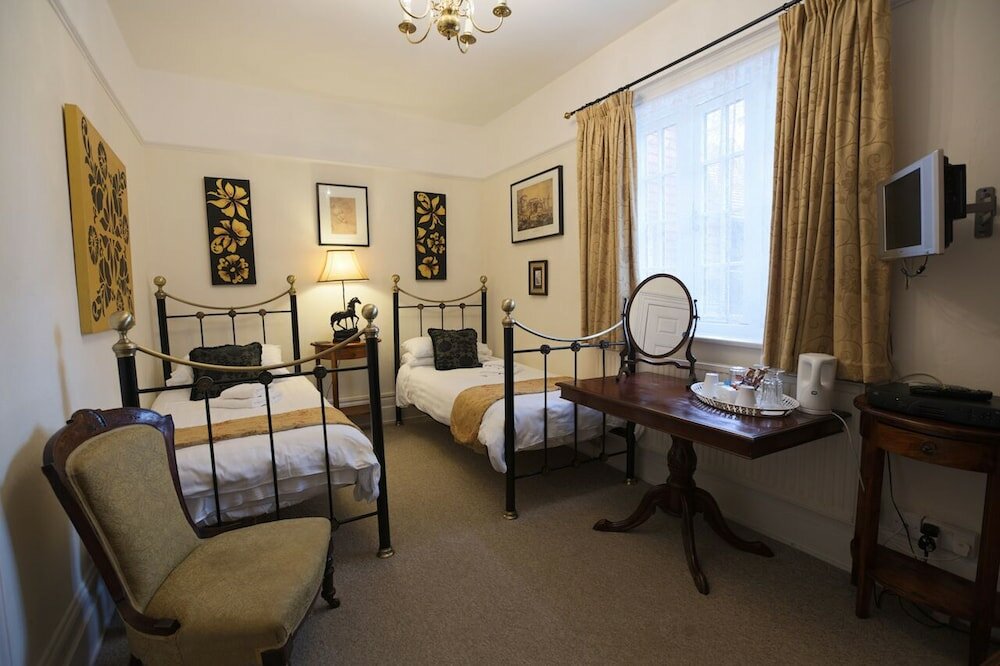 Фото Gothic House