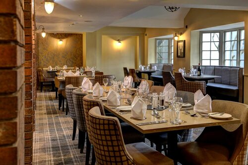 Гостиница The Wild Pheasant Hotel & SPA в Рексеме