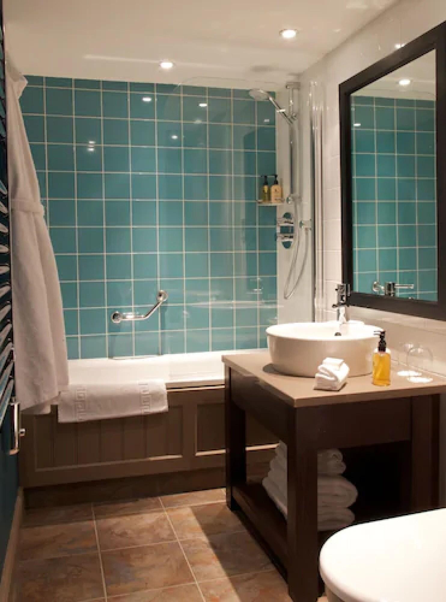 Фото The Feathers Hotel