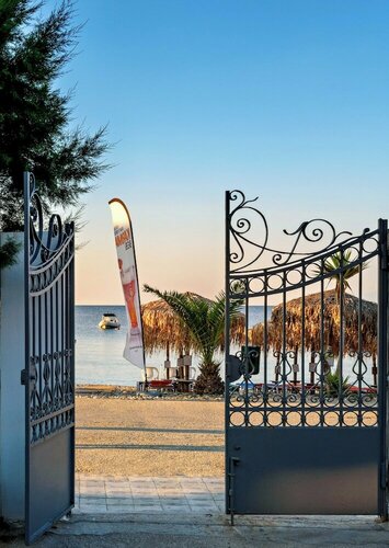 Внешний вид отеля The Grove Seaside Hotel в Муниципальной единице Асинисе, фото 2