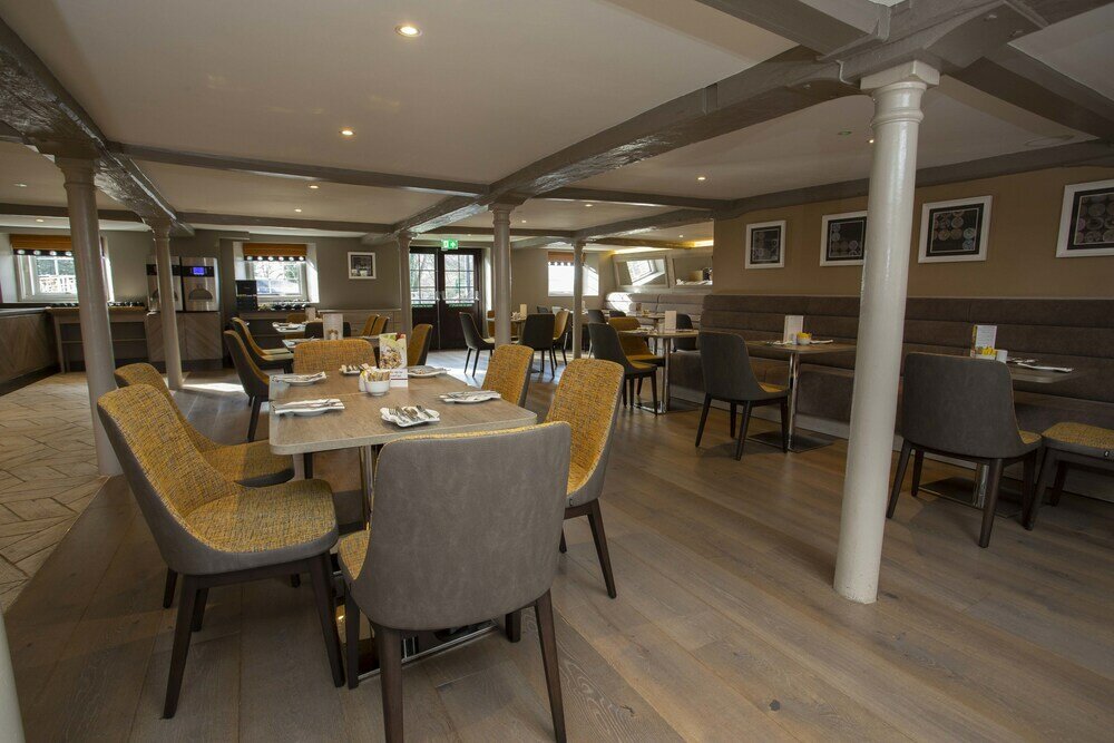 Фото Best Western Plus Moat House Reading