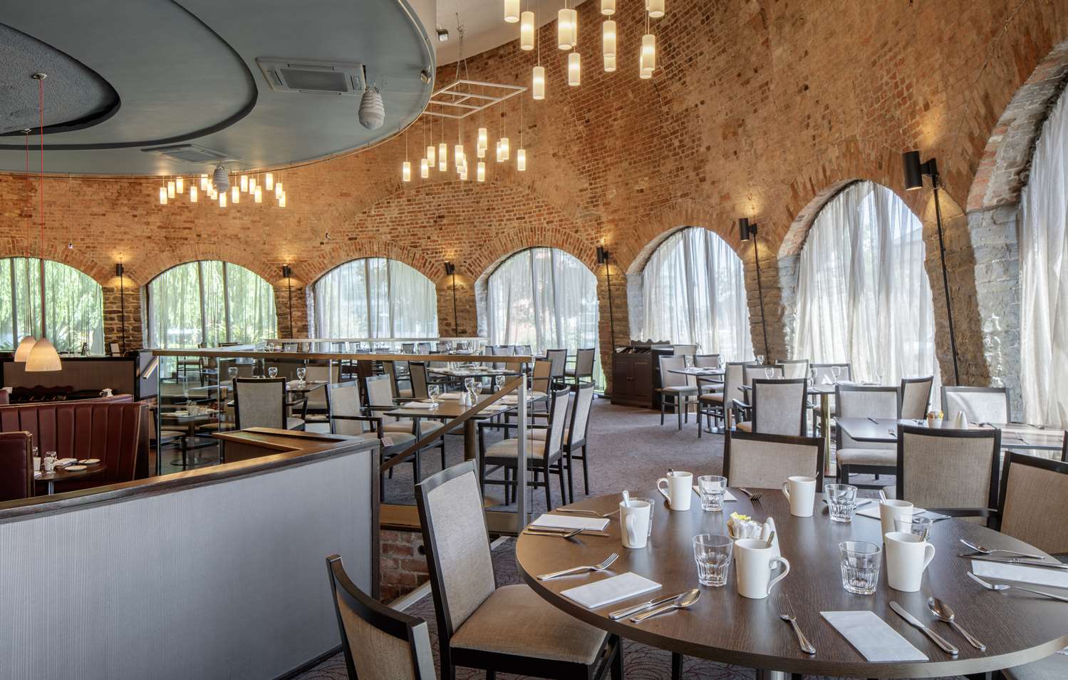 Фото DoubleTree by Hilton Bristol City Centre