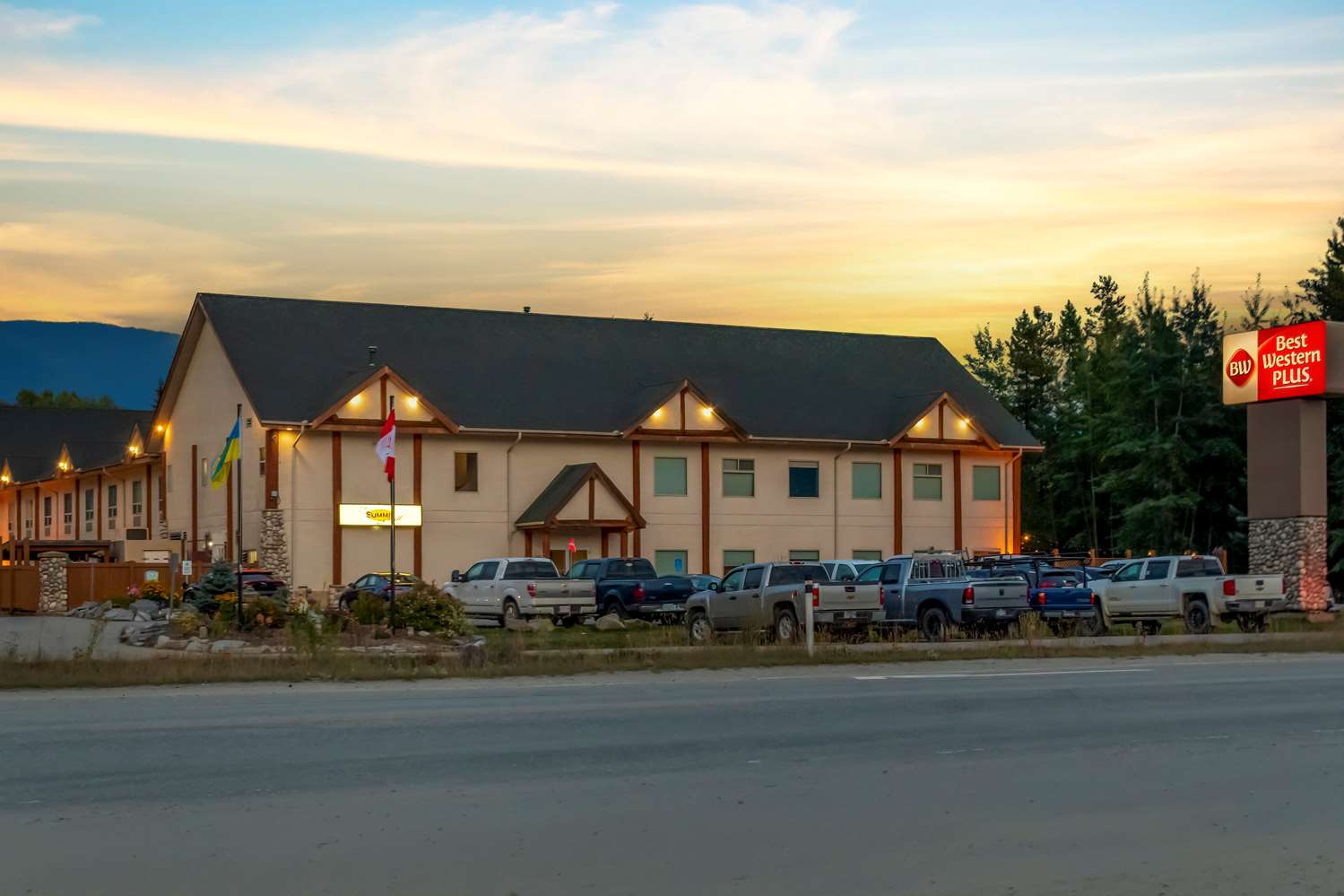 Фото Best Western Plus Valemount Inn & Suites