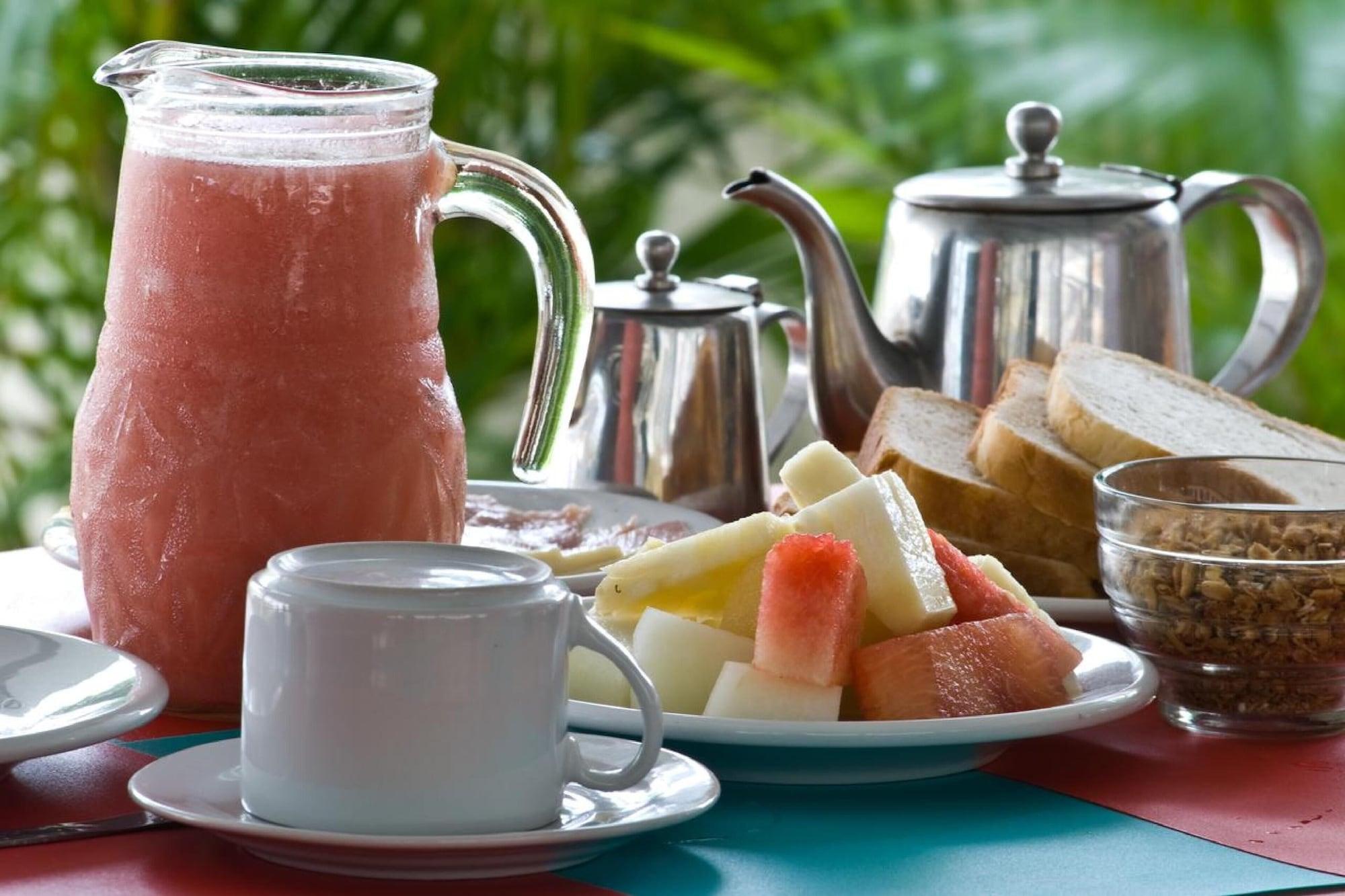 Фото Oyo Hotel Arembepe Beach Hotel, Camaçari