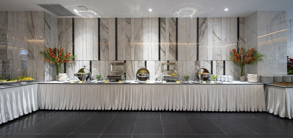 Фото The Summer Hotel