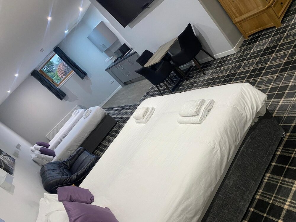 Фото Crown Court Hotel & Bar