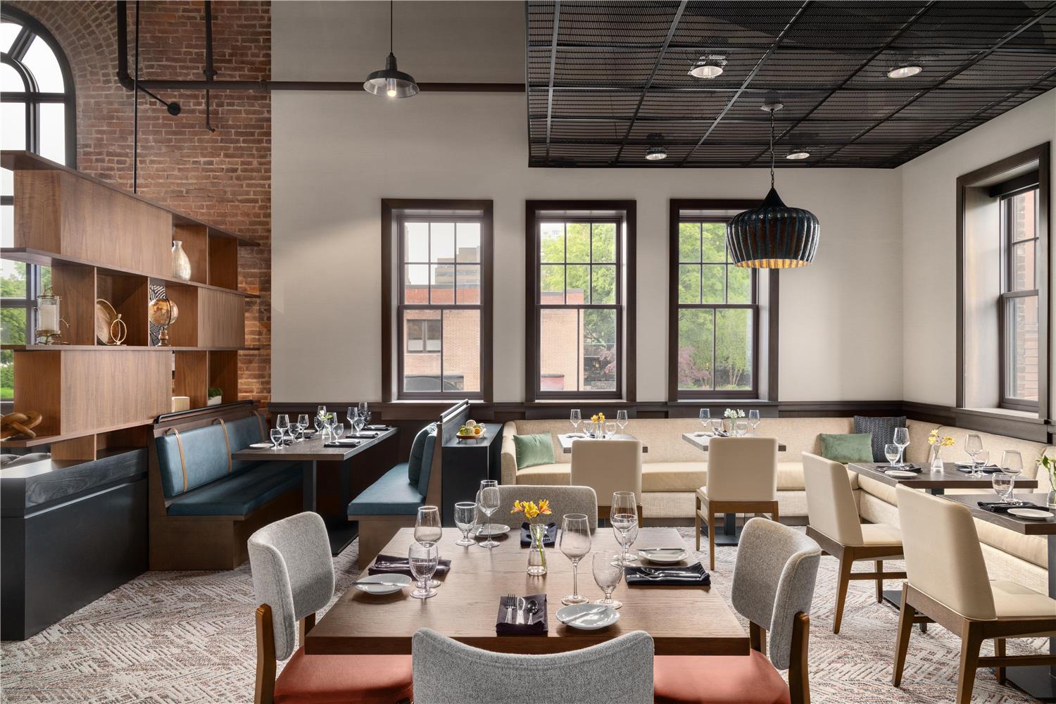 Фото Hilton Garden Inn Burlington Downtown