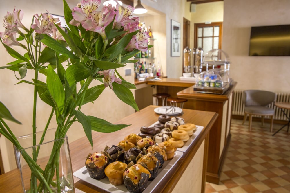 Фото Hotel y Apartamentos Des Puig