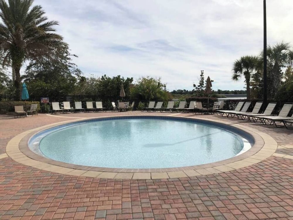 Фото Tideview 166 · New Ultra Modern & Super Clean 3 Full Suites