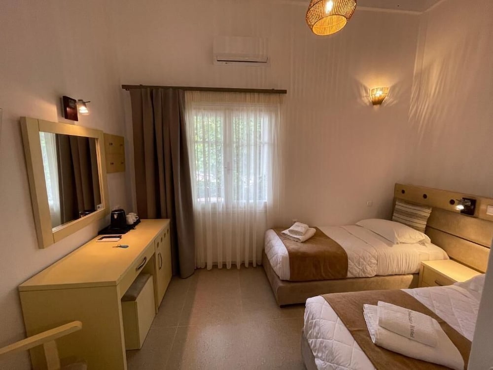 Фото Semiramis Guesthouse