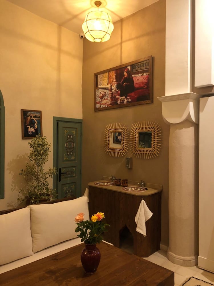 Фото Bed Square - Hostel