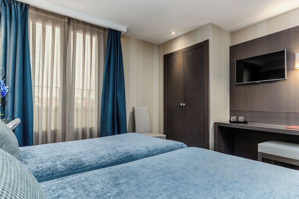 Фото Hotel Reina Cristina