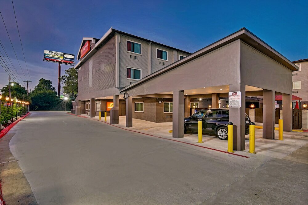 Фото Orangewood Inn & Suites Midtown