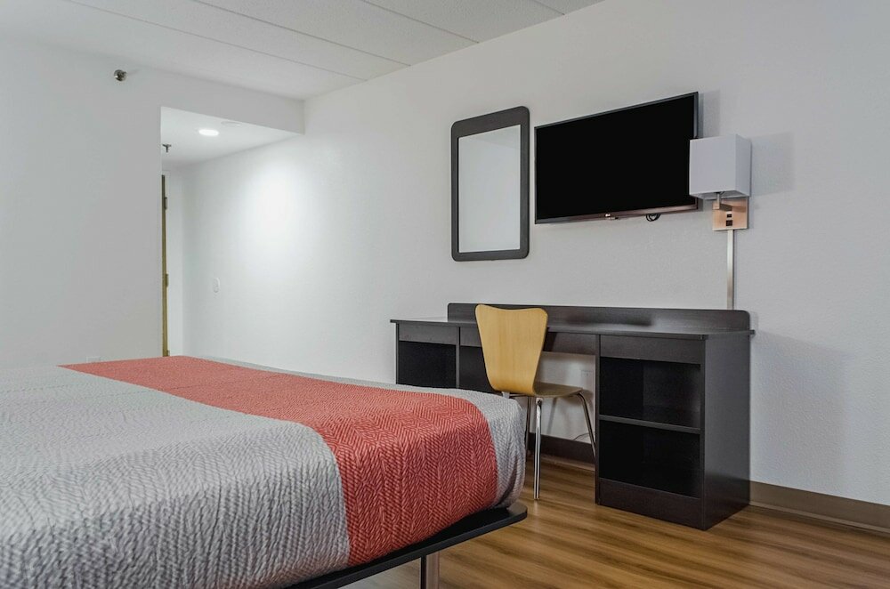 Фото Motel 6 Brockton, Ma