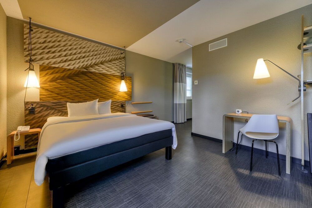 Фото Ibis Zurich City West