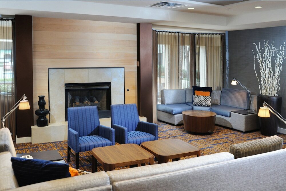Фото Courtyard by Marriott Plano in Legacy Park