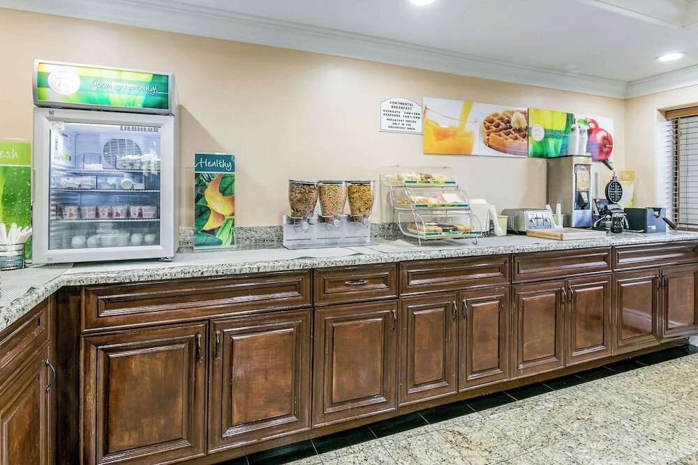 Фото Quality Inn & Suites