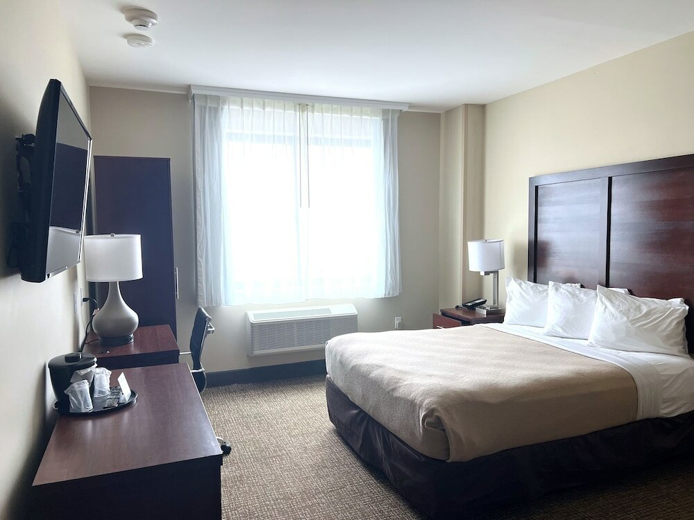 Фото Lotus Blu Inn & Suites