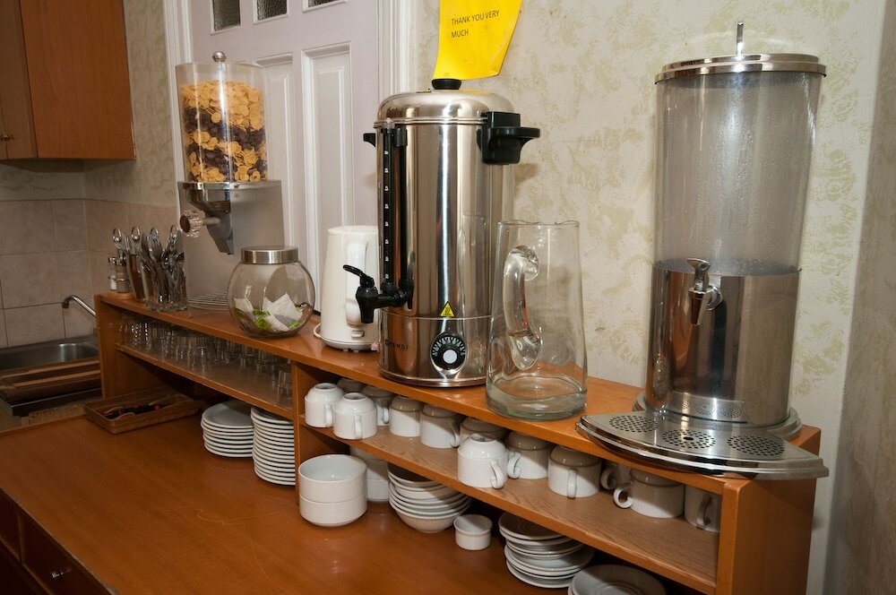 Фото Cecil Hotel