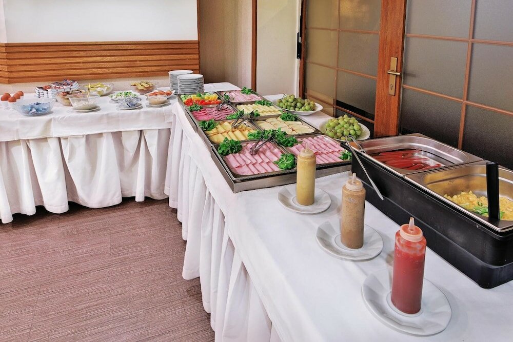 Фото Hotel Attic