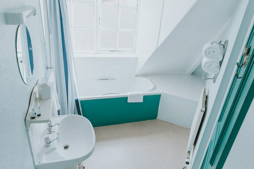 Фото The Saddle Inn