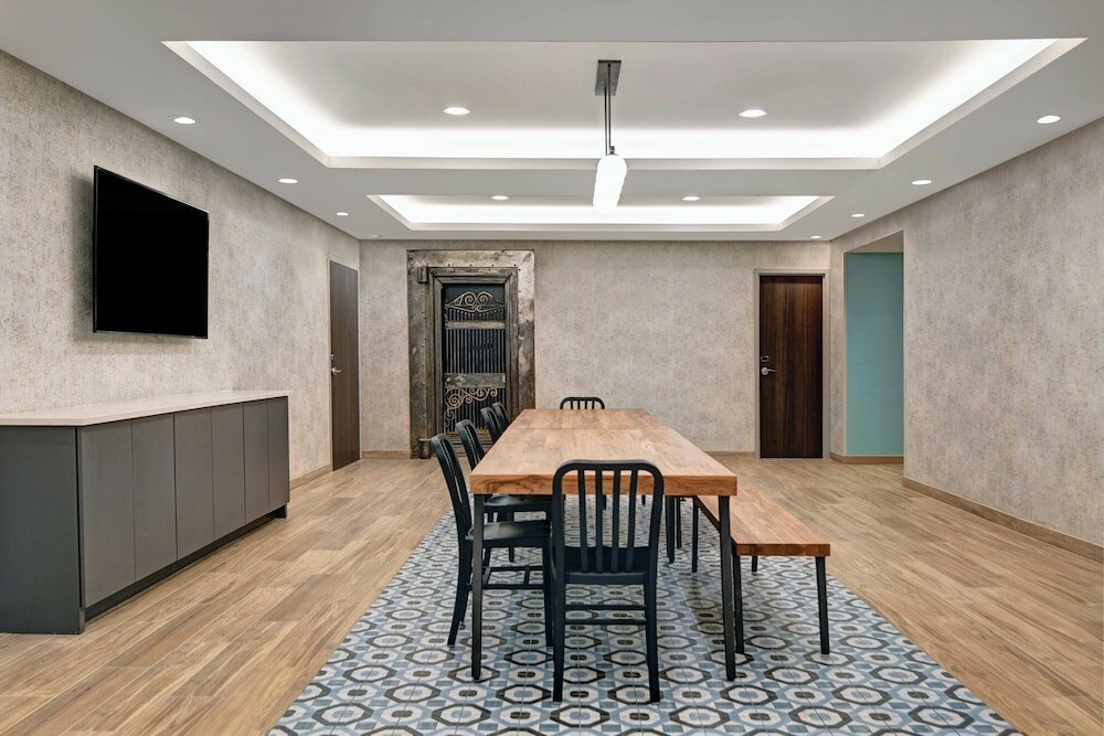 Фото TownePlace Suites by Marriott Cincinnati Downtown