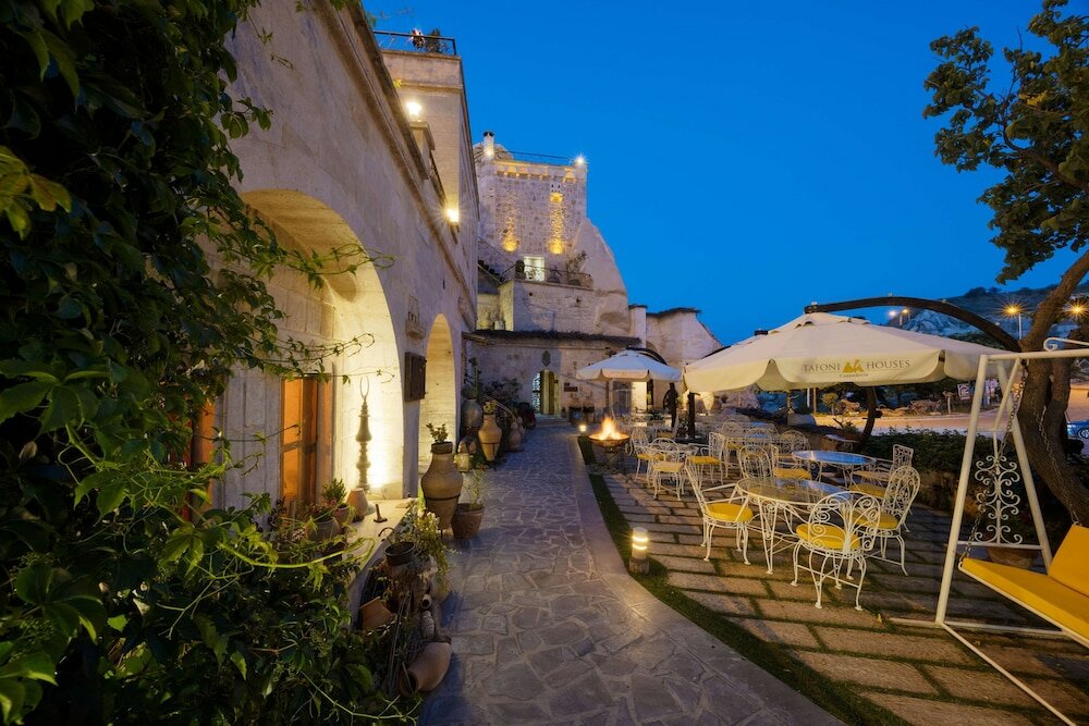 Фото Tafoni Houses Cave Hotel