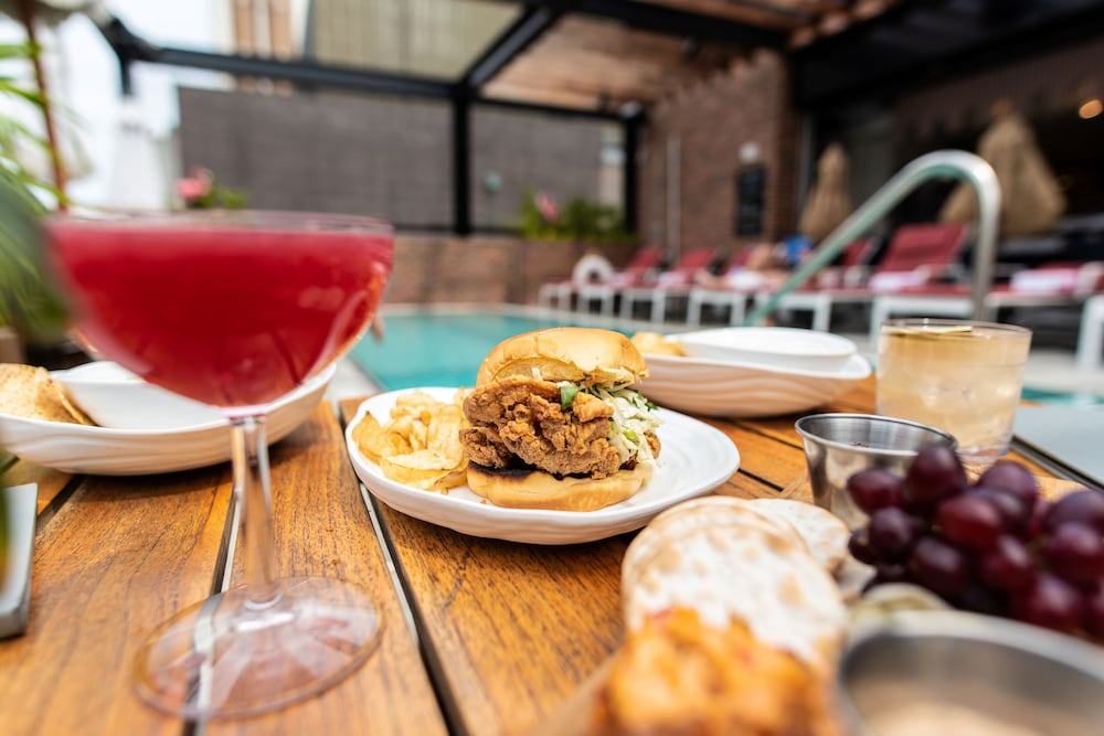 Фото Virgin Hotels New Orleans