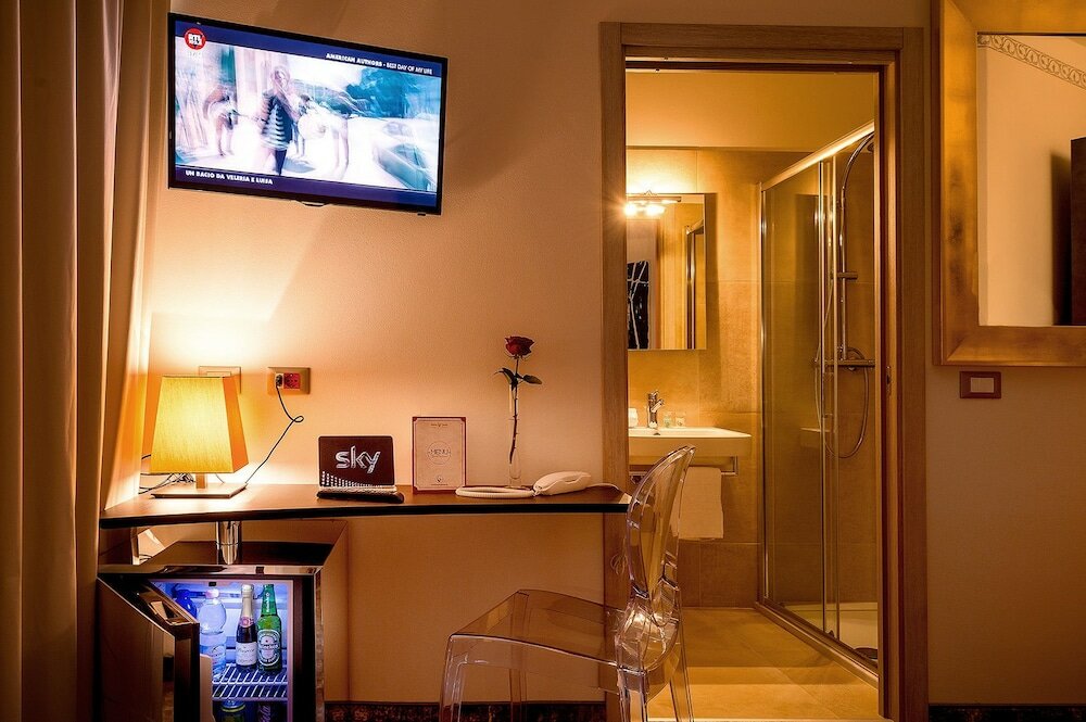 Фото Hotel Corona