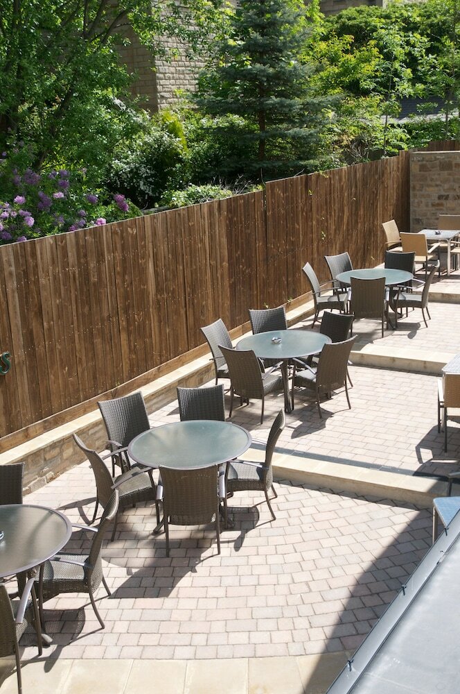 Фото The Three Horseshoes Hotel