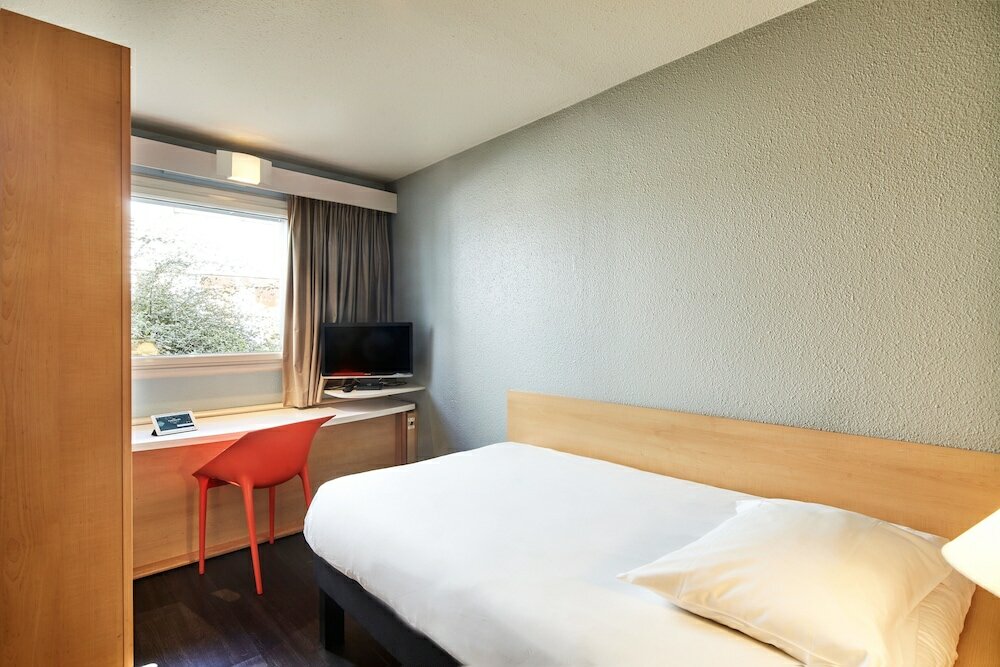 Фото B&b Hotel Versailles Le Chesnay