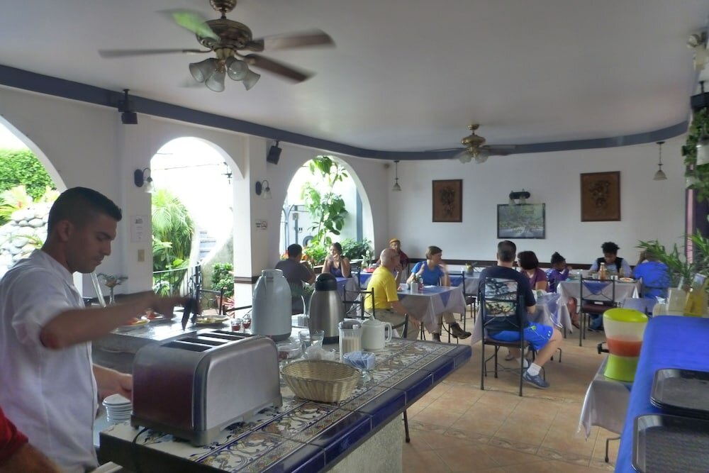 Фото Santo Tomas Hotel