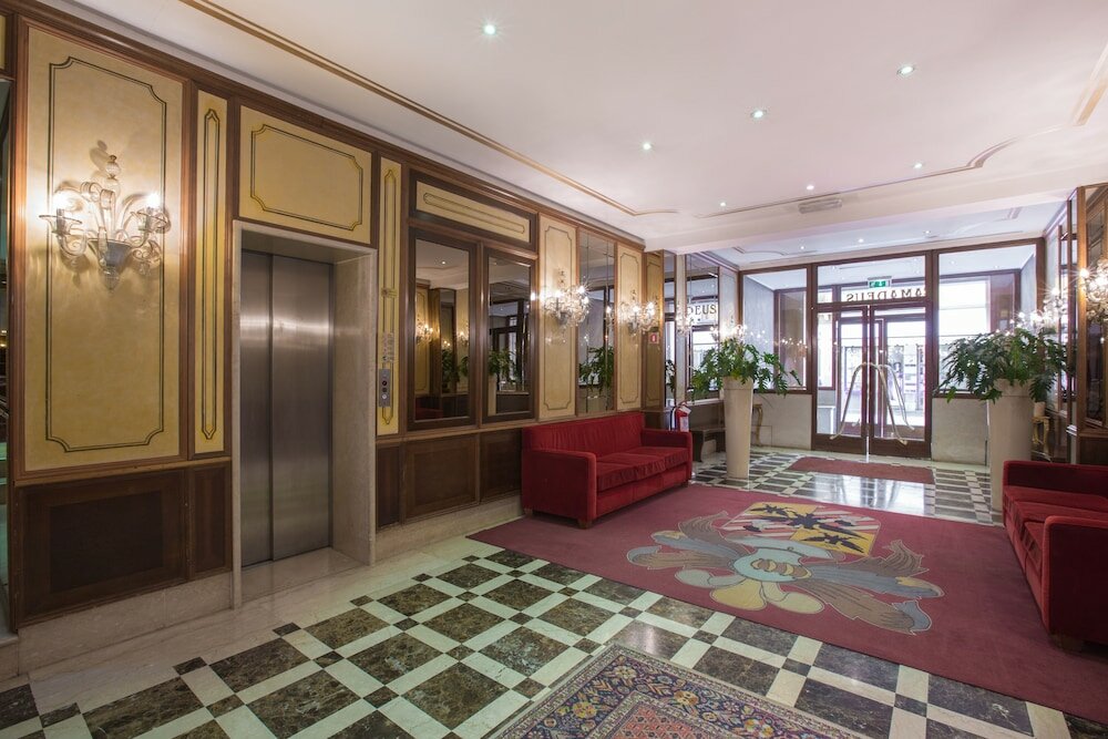 Фото Hotel Amadeus