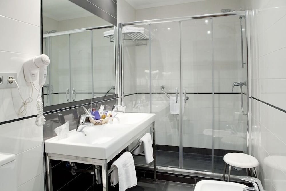 Фото Hotel M. A. Princesa Ana