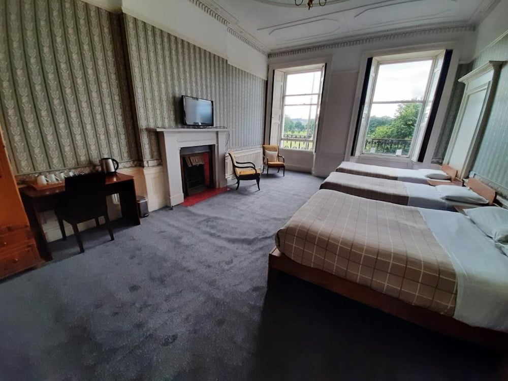 Фото Adelphi Hotel