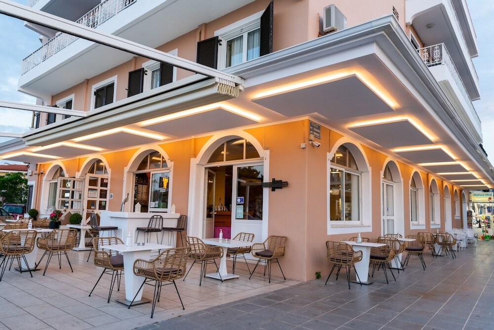 Фото отеля 2