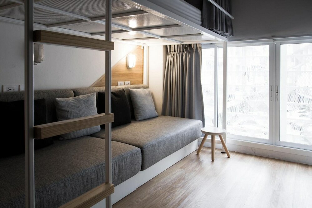 Фото Bed One Block Hostel