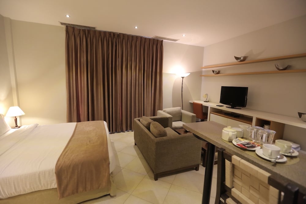 Фото Jabal Amman Hotel