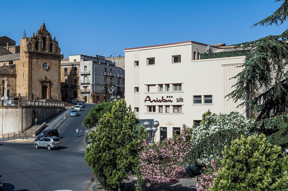 Фото Ariston Suite