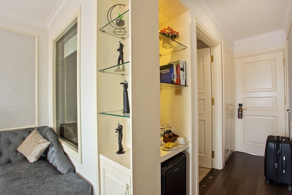 Фото Luxury Old Quarter Hotel & Gym