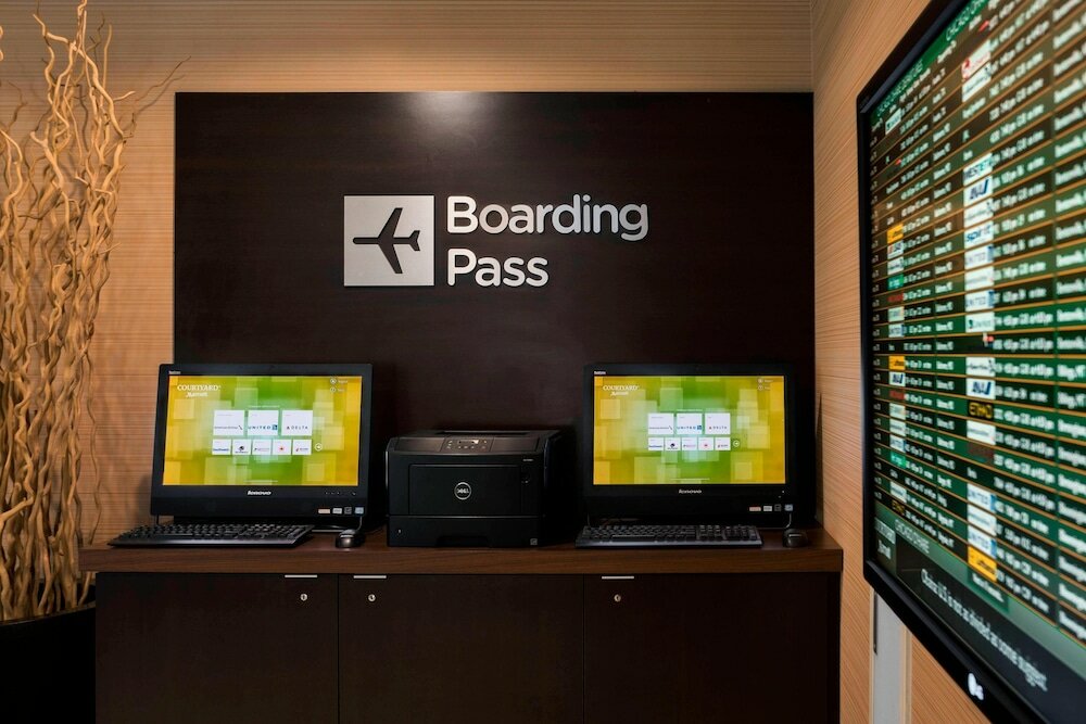 Фото Courtyard by Marriott Chicago O'Hare