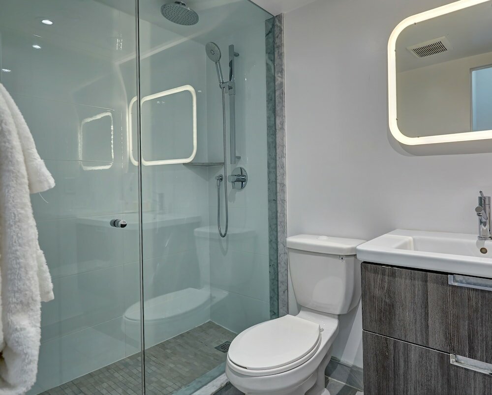 Фото Town Inn Suites