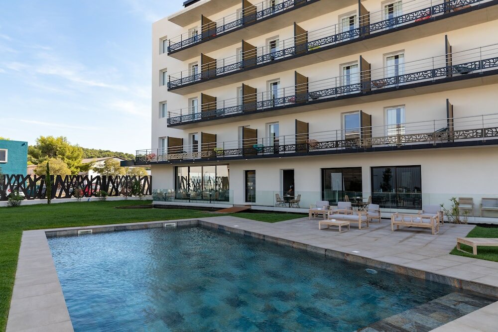Фото Golden Tulip Martigues Provence