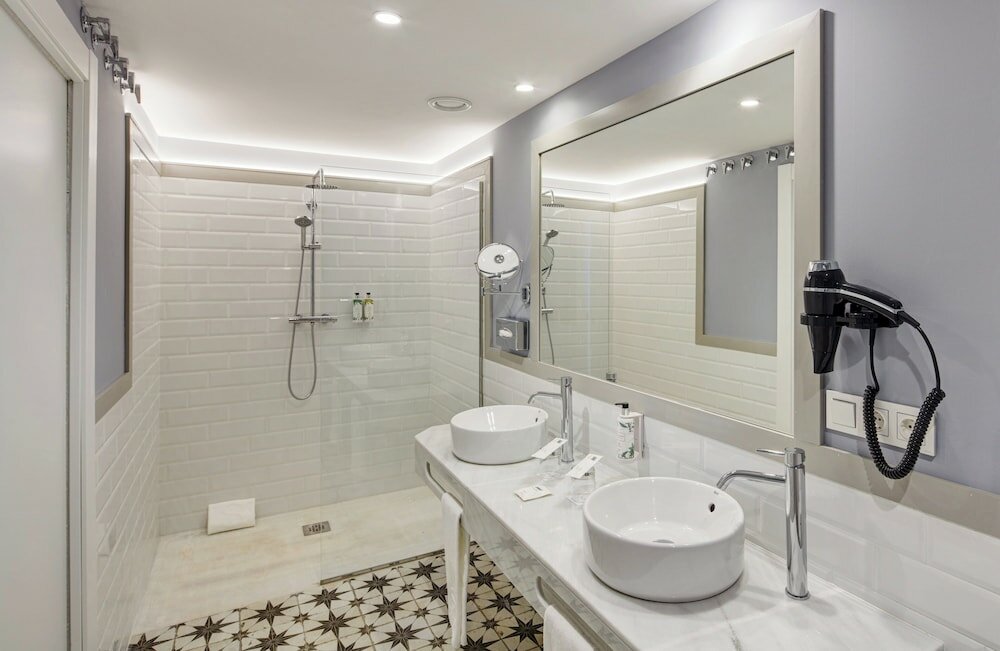 Фото Sercotel Granada Suites