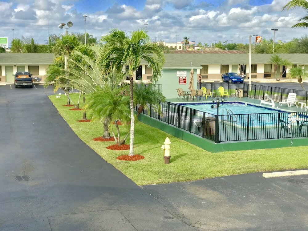 Фото Budget Host Inn