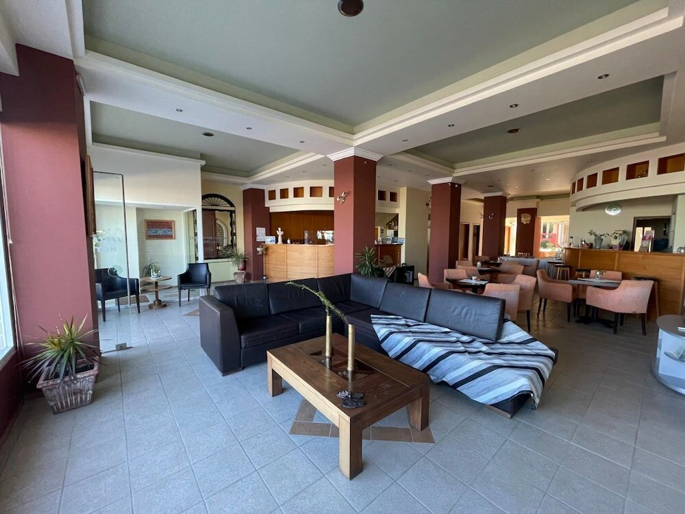 Фото Hotel Flisvos