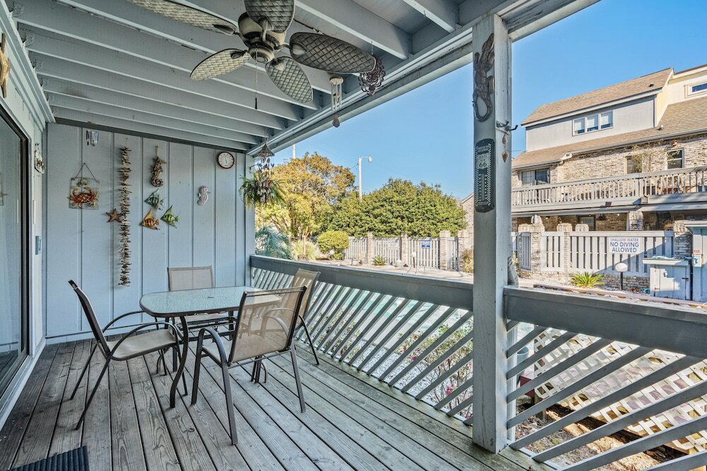 Фото The Caravelle Resort