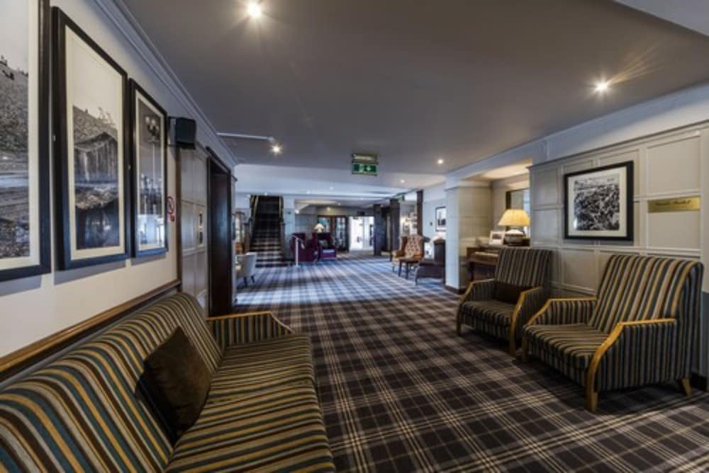 Фото The Old Ship Hotel