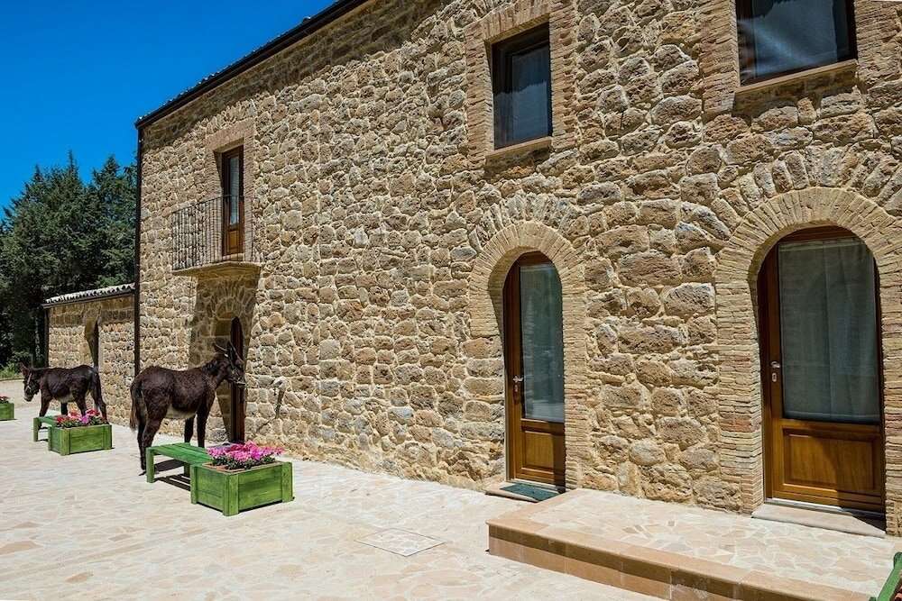 Фото La Quercia e l'Asino